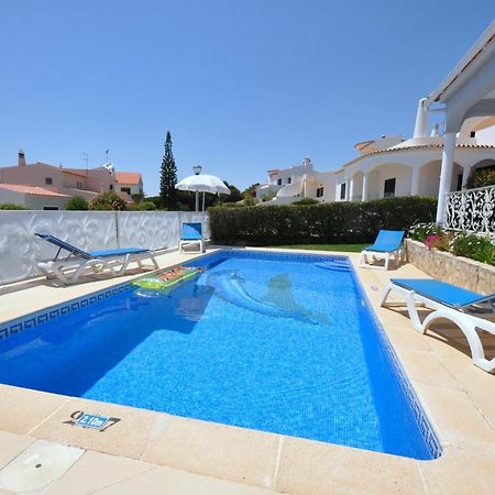 Well-Appointed Villa Is Situated In The Popular Resort Of Vilamoura Quarteira Ngoại thất bức ảnh