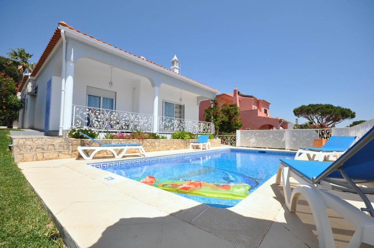 Well-Appointed Villa Is Situated In The Popular Resort Of Vilamoura Quarteira Ngoại thất bức ảnh