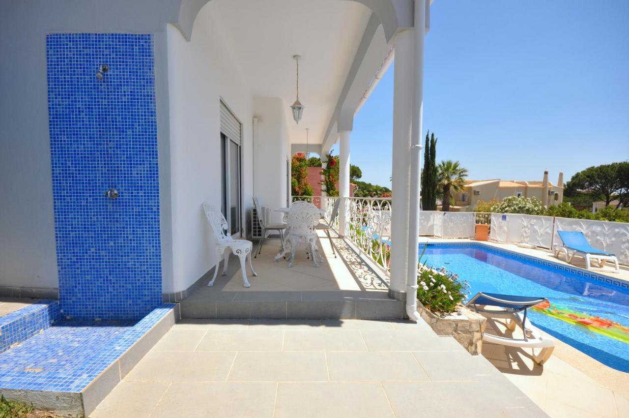 Well-Appointed Villa Is Situated In The Popular Resort Of Vilamoura Quarteira Ngoại thất bức ảnh