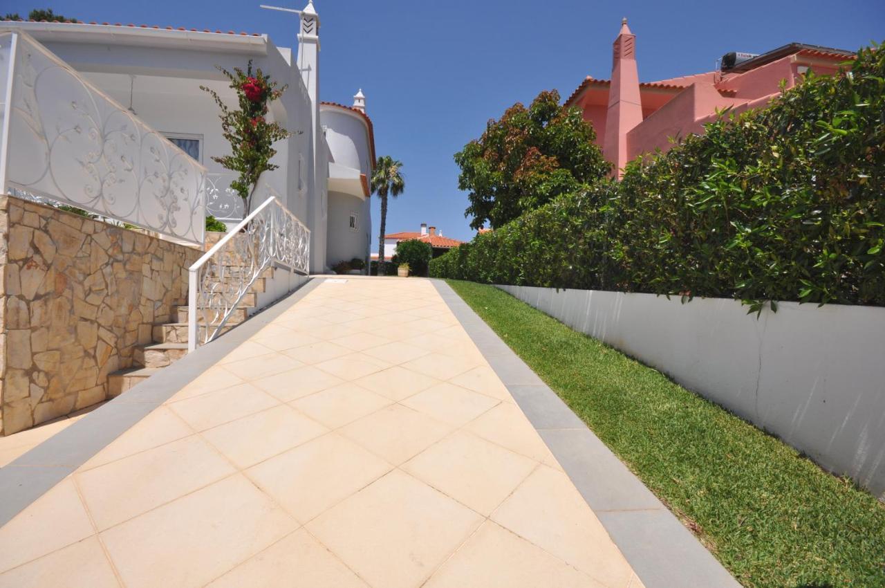 Well-Appointed Villa Is Situated In The Popular Resort Of Vilamoura Quarteira Ngoại thất bức ảnh